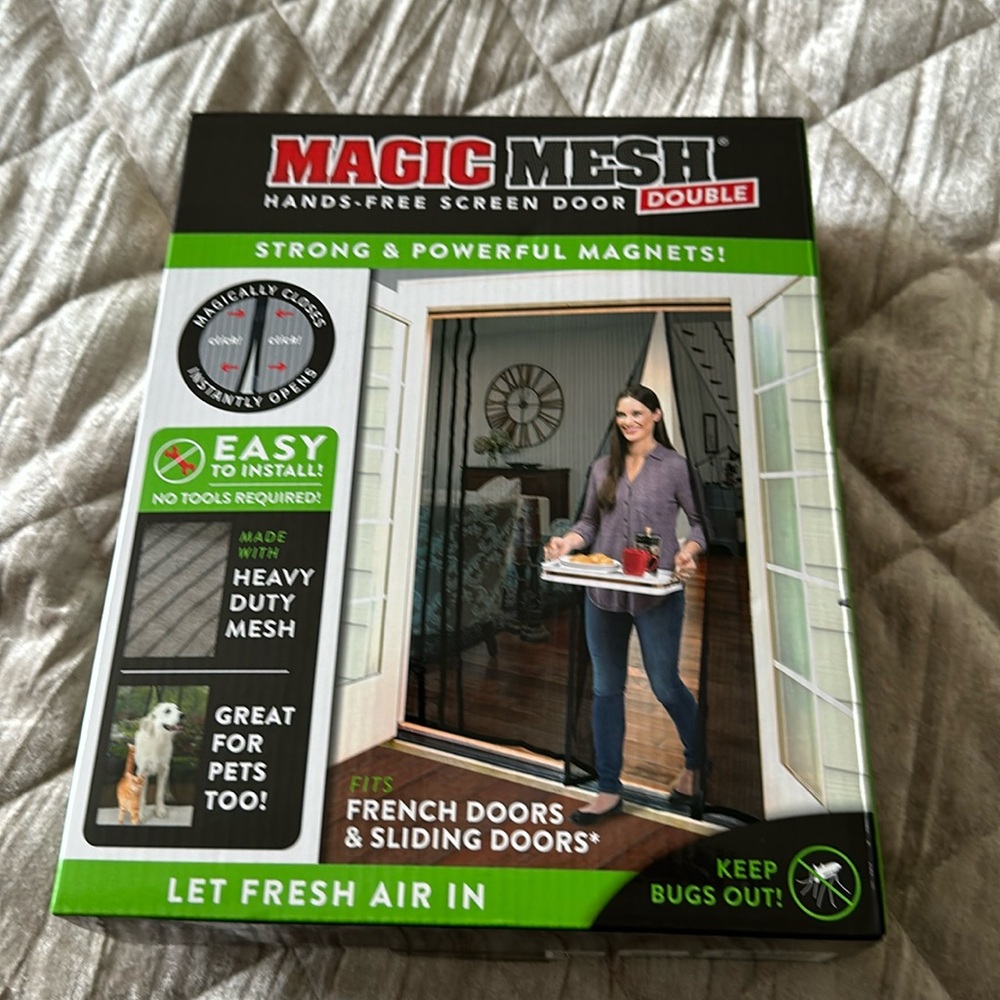 Magic Mesh hands free screen for double doors